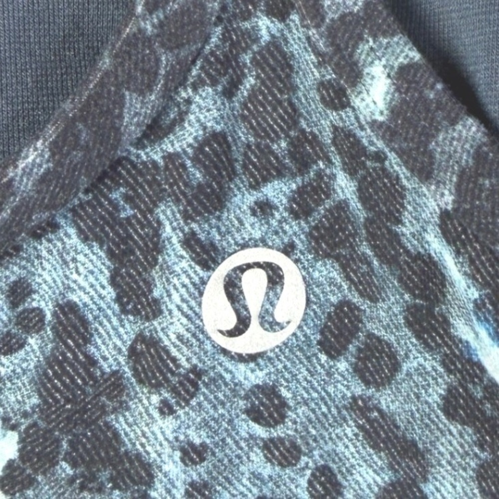 Lululemon Blue Snakeskin Tie Dye Y-Back Racerback Sports Bra Low Impact Yoga - Picture 7 of 13